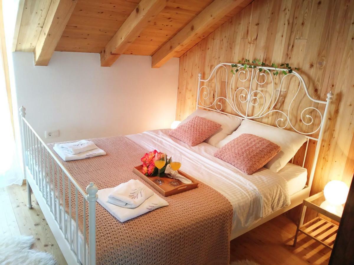 Apartment Cernesa Ražanac Eksteriør bilde