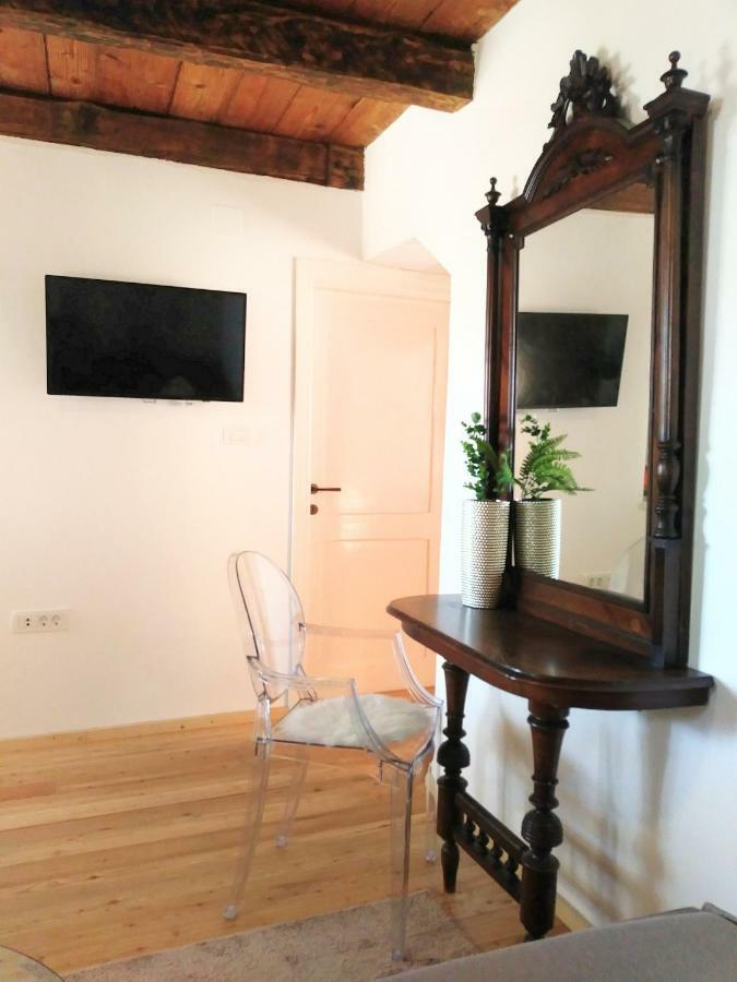 Apartment Cernesa Ražanac Eksteriør bilde