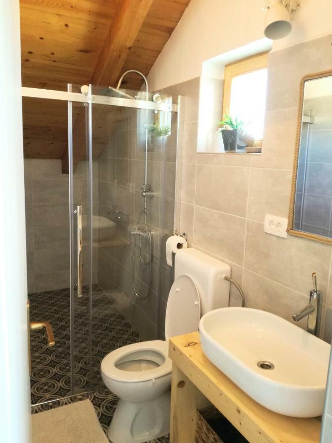 Apartment Cernesa Ražanac Eksteriør bilde